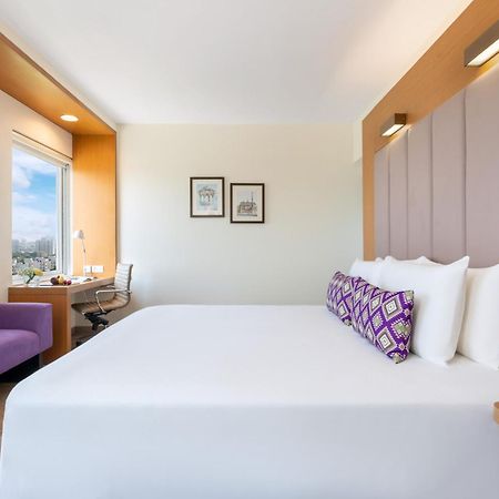 Vivanta Ahmedabad Sg Highway エクステリア 写真