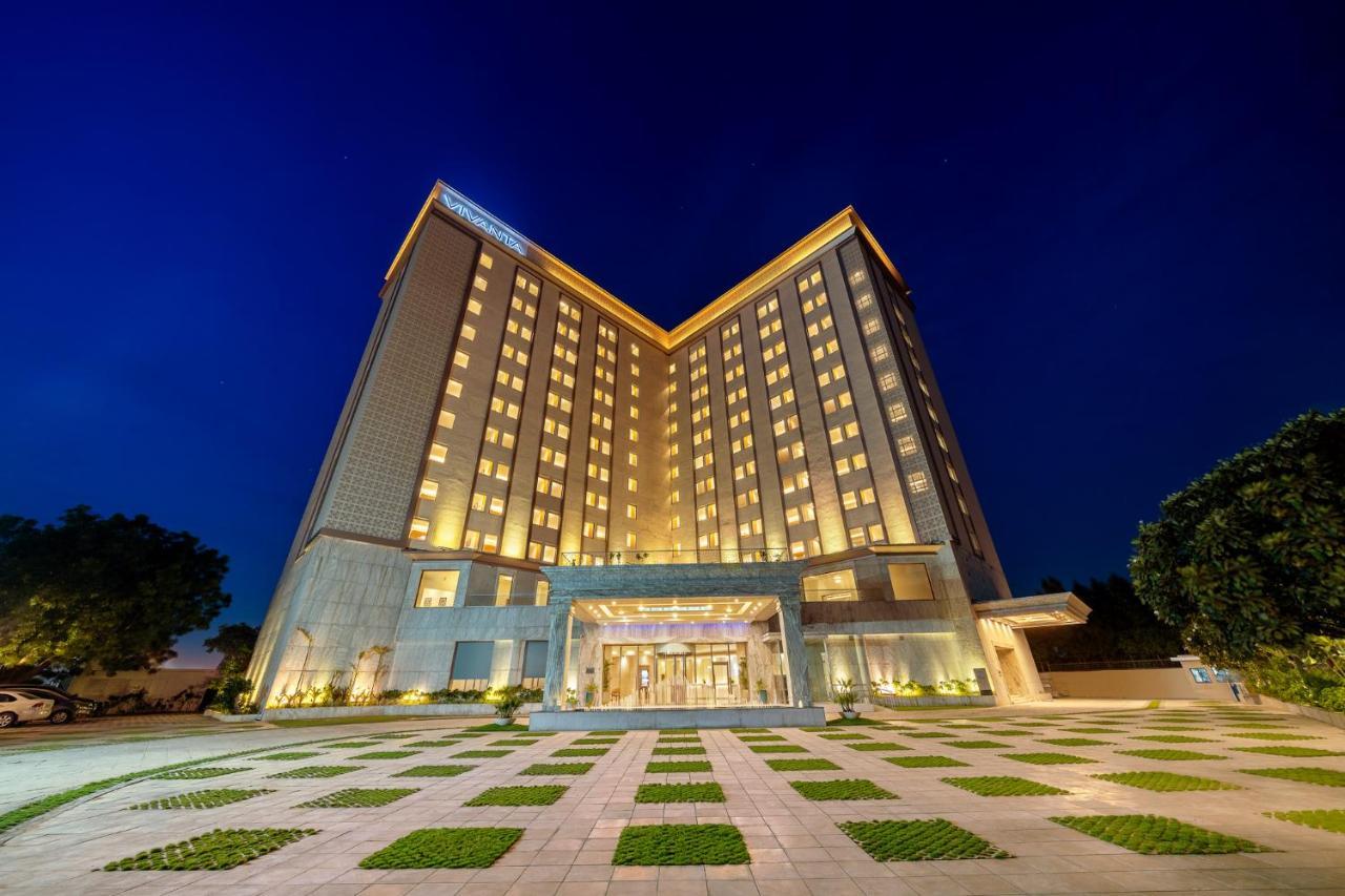 Vivanta Ahmedabad Sg Highway エクステリア 写真