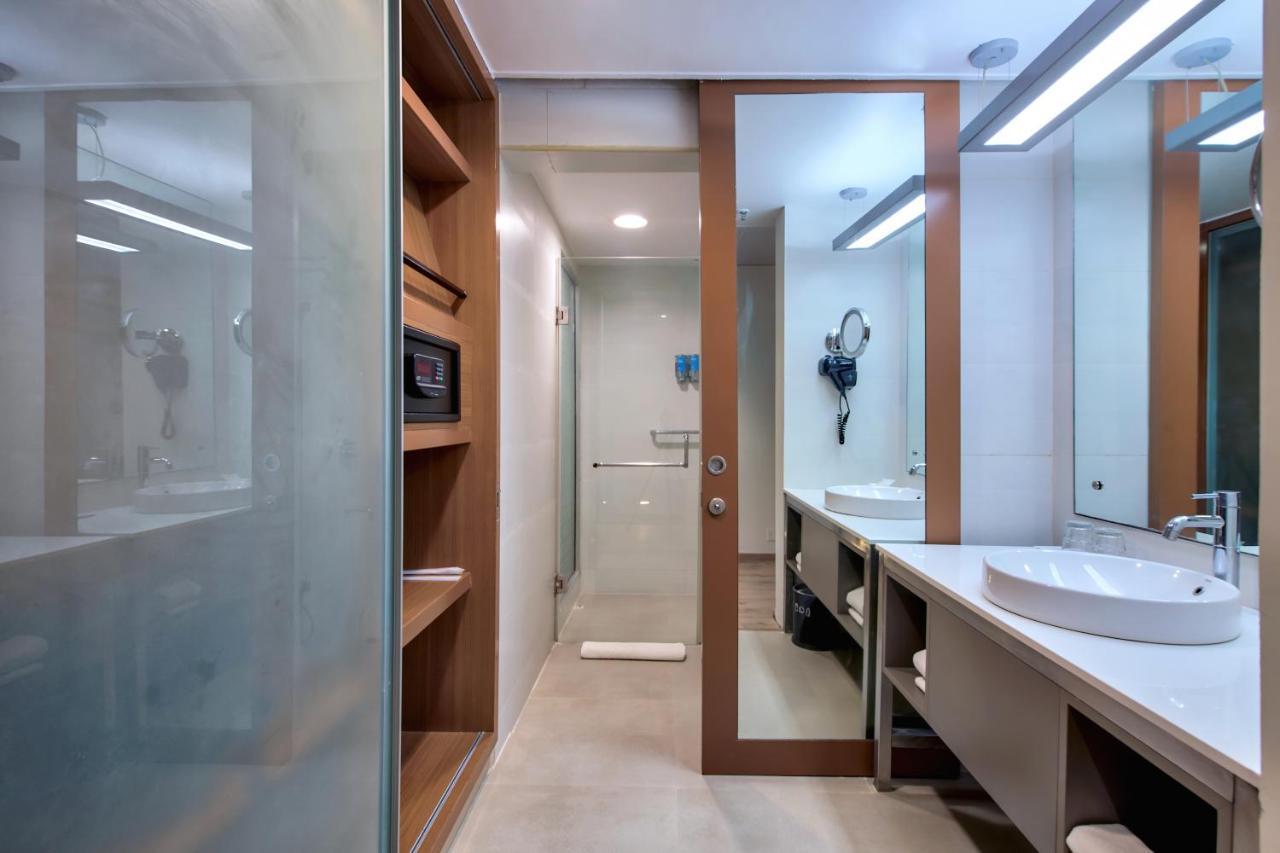 Vivanta Ahmedabad Sg Highway エクステリア 写真