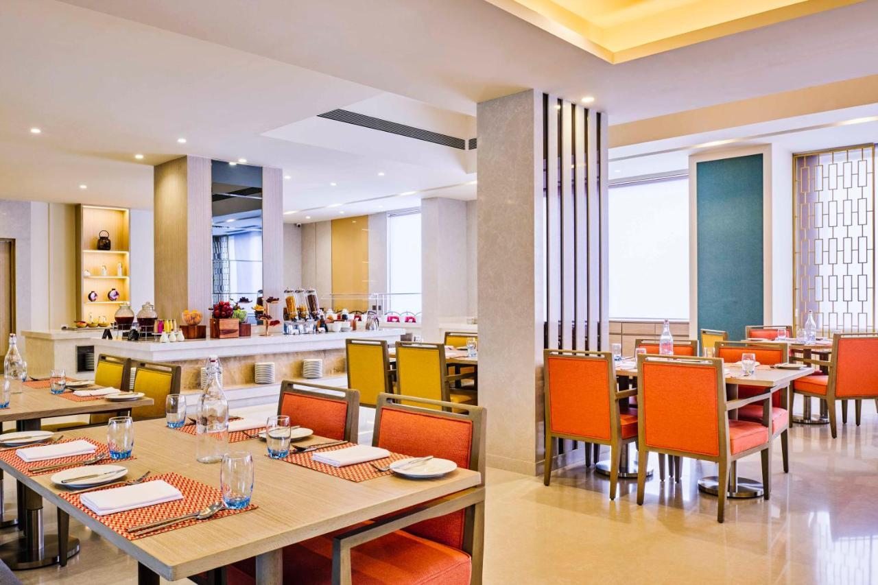 Vivanta Ahmedabad Sg Highway エクステリア 写真