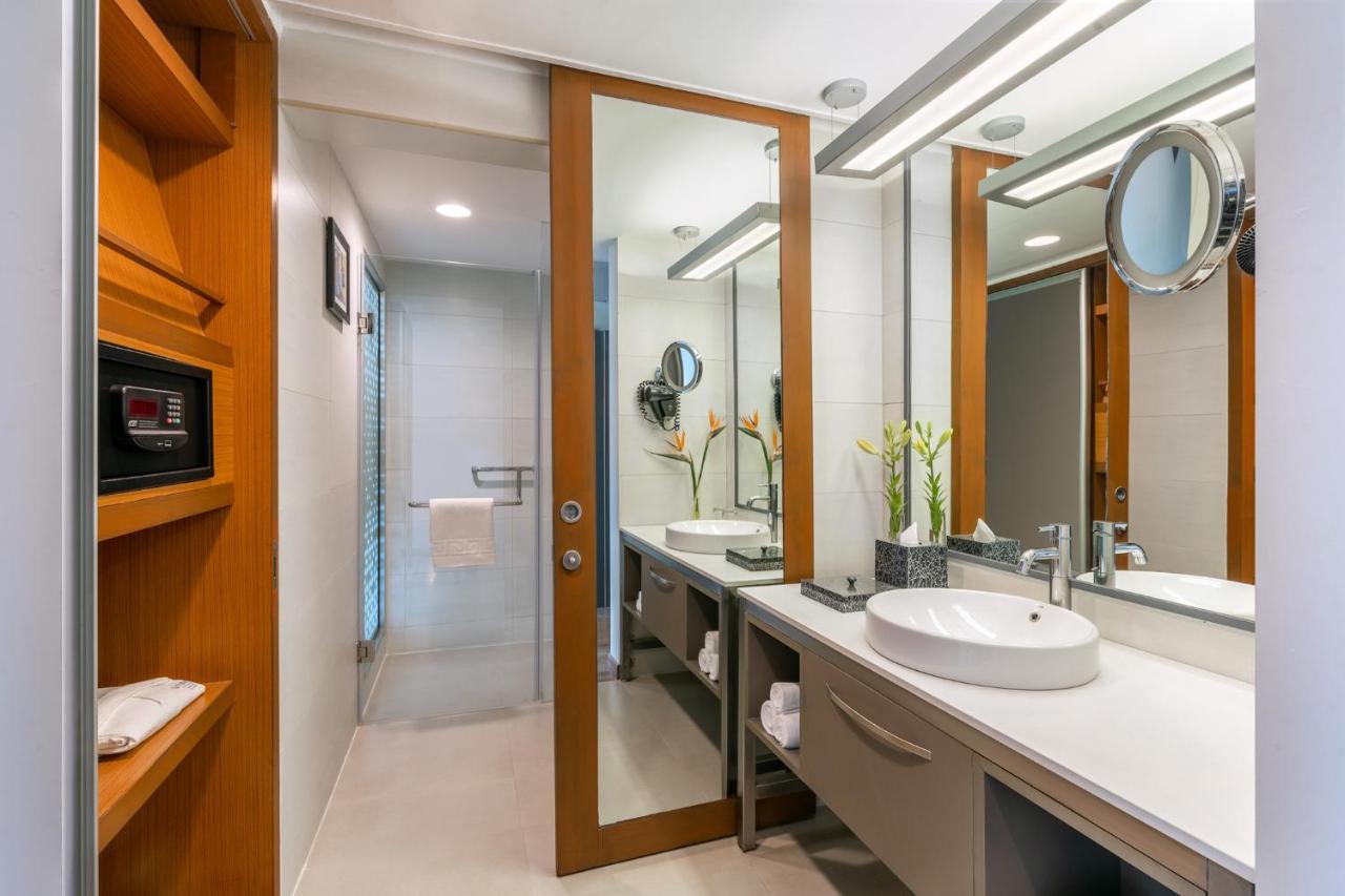 Vivanta Ahmedabad Sg Highway エクステリア 写真
