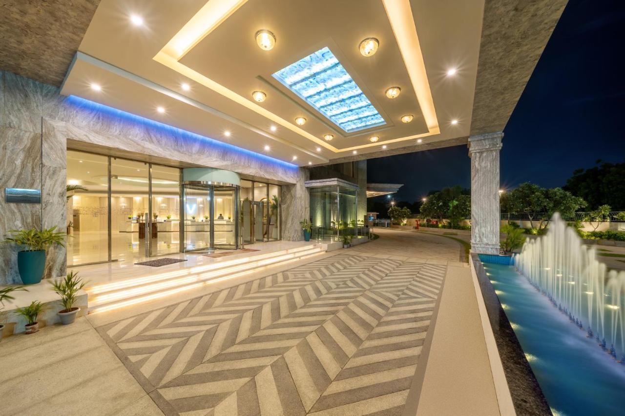 Vivanta Ahmedabad Sg Highway エクステリア 写真