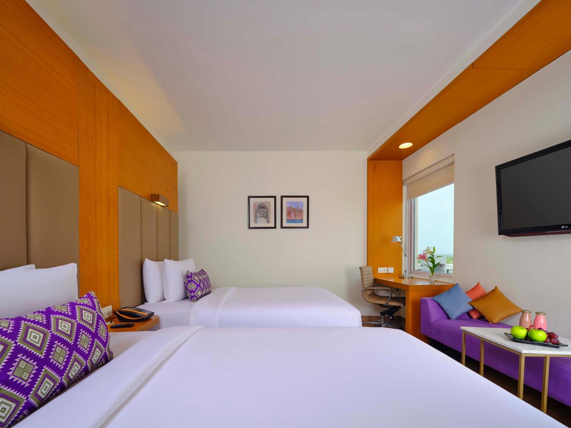 Vivanta Ahmedabad Sg Highway エクステリア 写真