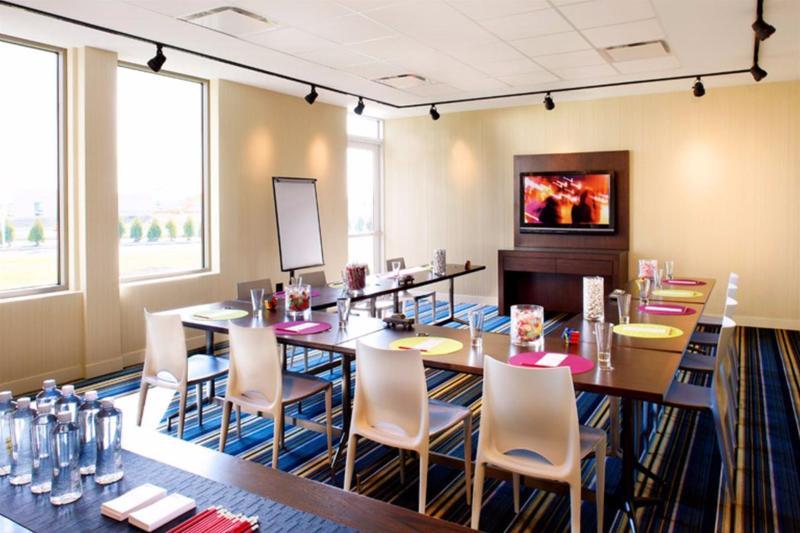 Vivanta Ahmedabad Sg Highway エクステリア 写真